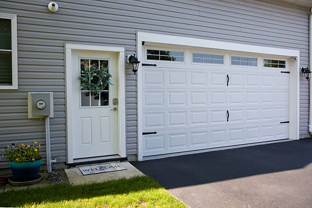 24/7 Emergency Garage Door Panel Replacement experts in Leachville, AR